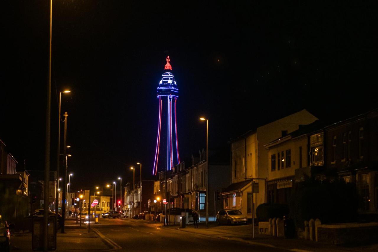 The Nest - Luxury 16 Person Apt W Jacuzzi & Parking Blackpool Exterior foto