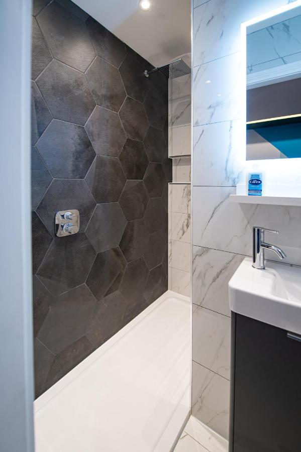 The Nest - Luxury 16 Person Apt W Jacuzzi & Parking Blackpool Exterior foto